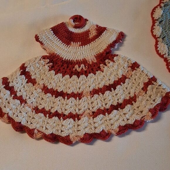 4 Pc. Handmade Vintage Crochet Doilies Set in Blue,Red, & White. - Picture 2 of 12